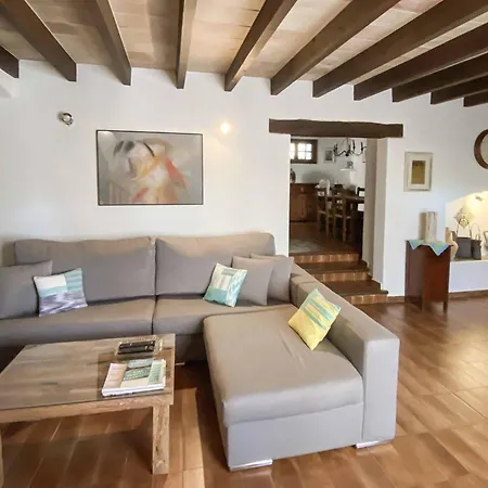 Guineu Villa *